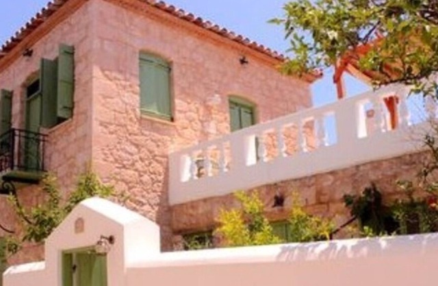 Artists' house in the centre of Megalochori, 5min away from sandy beach