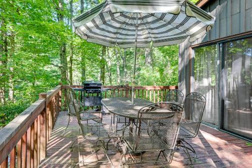 Artists Retreat at Sky Valley with Balcony and Deck