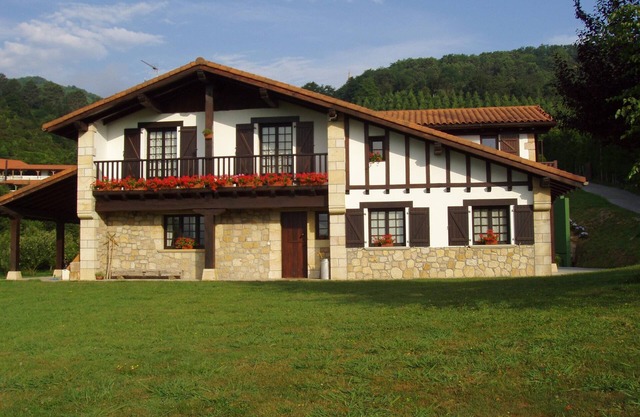 ARTIZARRA, apartment in house cottage for 6 people
