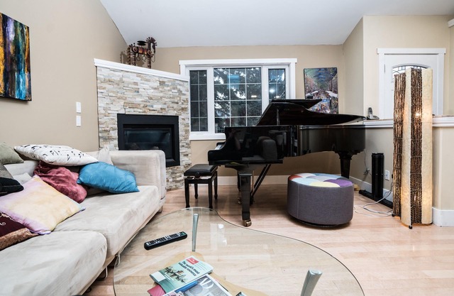 ArtsyCentral 4King BR Home w/AC, Hot Tub, Fenced yd