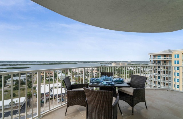 Aruba 1101 -Brand new in 2021 - 3 BR Ocean view condo with sweeping river views