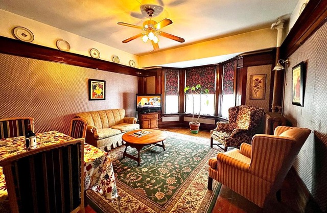 Arundel Mansions Hotel