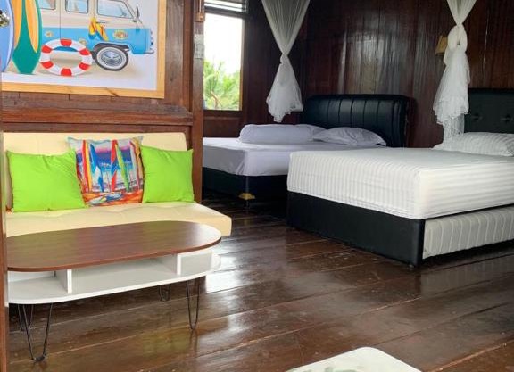 Arya's Surf Camp Cimaja