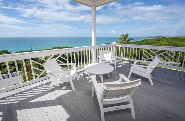 AS SEEN ON HGTV! Lux Condo w/Views, Htd Pool, Beach, Golf Cart, Pickleball