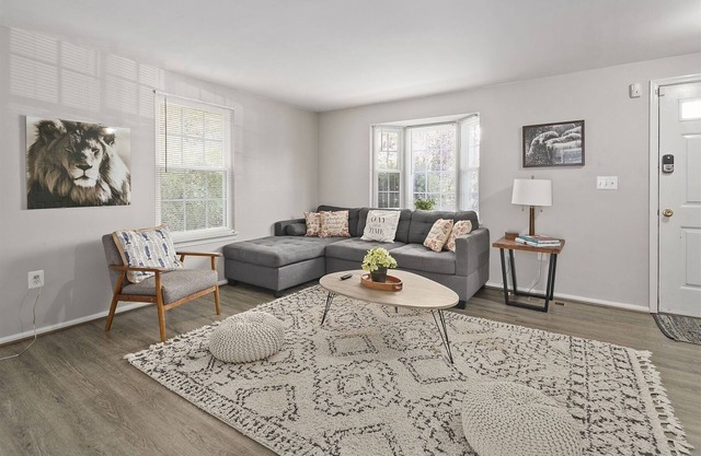AsburyHill: Fenced In & Private Yard, 40 Mins to DC