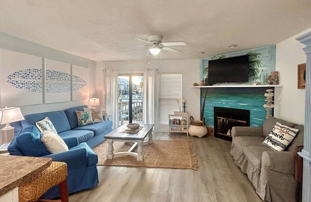 Ask about our monthly discounts! 1 Min Walk Beach! Pool within Steps!