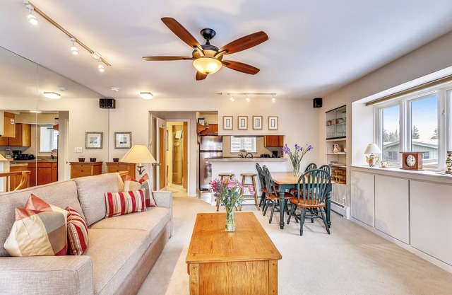 Aspen Townhome w/Deck - Restaurant Row