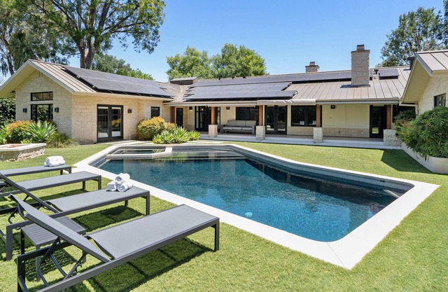 Astonishing Luxury Estate 🏡 Pool-SPA-Golf-Basketball Court-Gated-Solar-EV charge