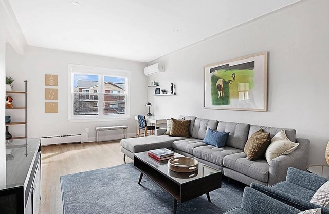 Astoria Place by Rove Travel | Renovated Apartment