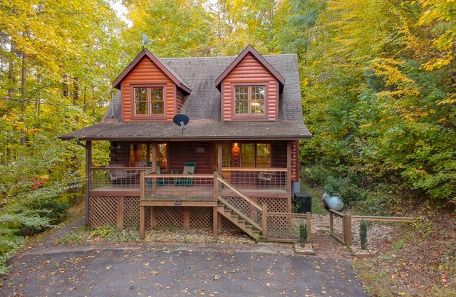 At Last: Shagbark Cabin with Hot Tub, Arcade Games, and More!