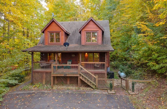 At Last: Shagbark Cabin with Hot Tub, Arcade Games, and More!