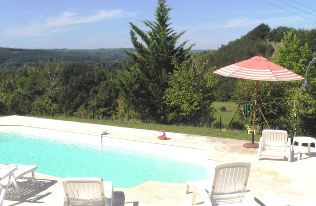 At the heart of Perigord Noir stone house near Sarlat, quiet and relaxing