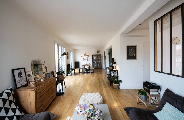 Atelier St Didier-Spacious w/large balcony- Saône