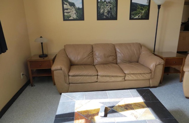 Athabasca Valley Inn & Suites