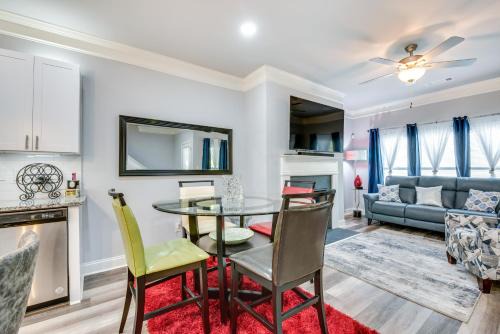 Atlanta Home with Patio, 8 Mi to Downtown and Aquarium