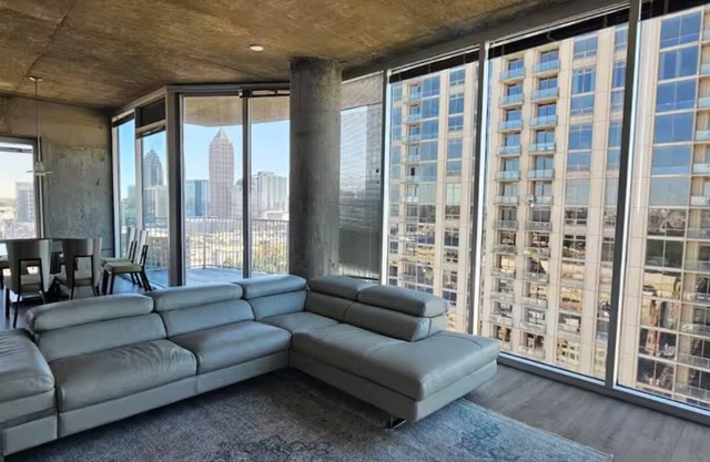 Atlanta Luxury Penthouse w/skyline view
