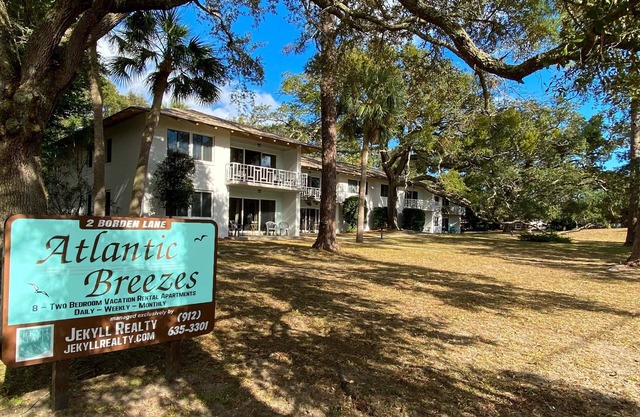 ATLANTIC BREEZE #2 2 bedrooms, 1 bathroom