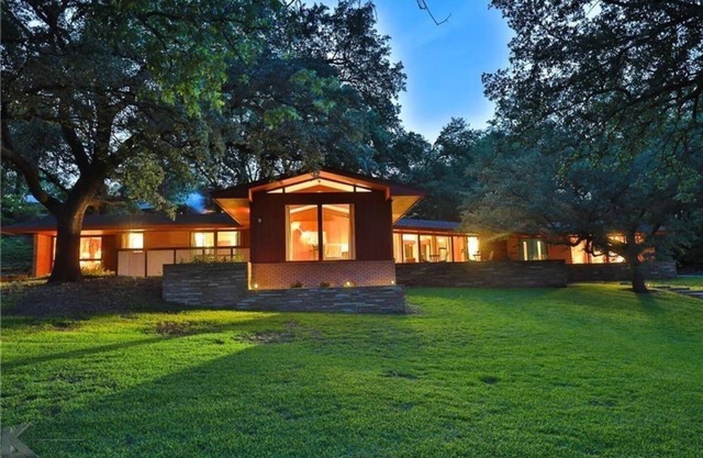 Atomic Ranch House at Stardust Retreat, 2 Hilltop Acres
