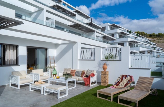 Attractive 4 person apartment with large terrace