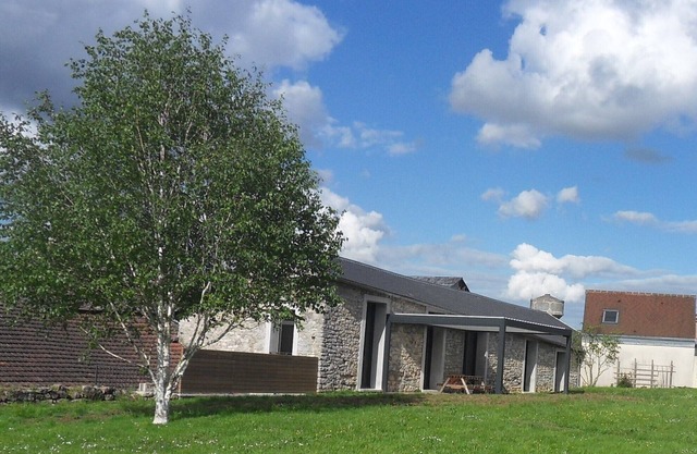 Atypical building with modern comfort for families with children or professionals