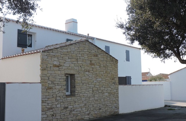 Au Vieil, house with spa, sauna, bikes 200m from the beach and shops