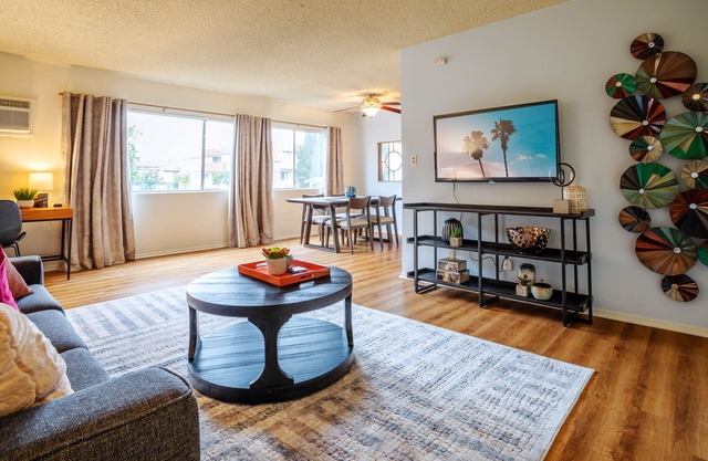 ☝Auburn Breeze · WIFI · CAL King Bed · Parking Included☝