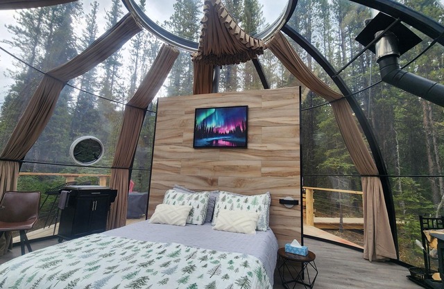 AuroraSphere Transparent Dome on Wilderness Trail -Secluded with Vista Views