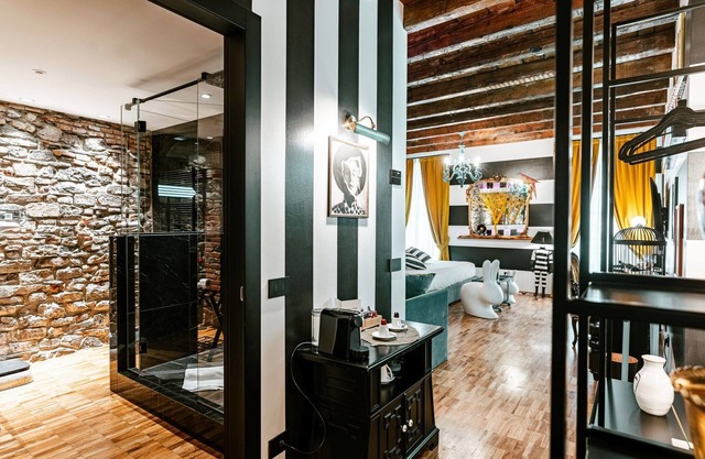 Aurum - Como Luxury Suites