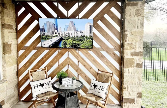 Austin Charm Home by The Key Rentals