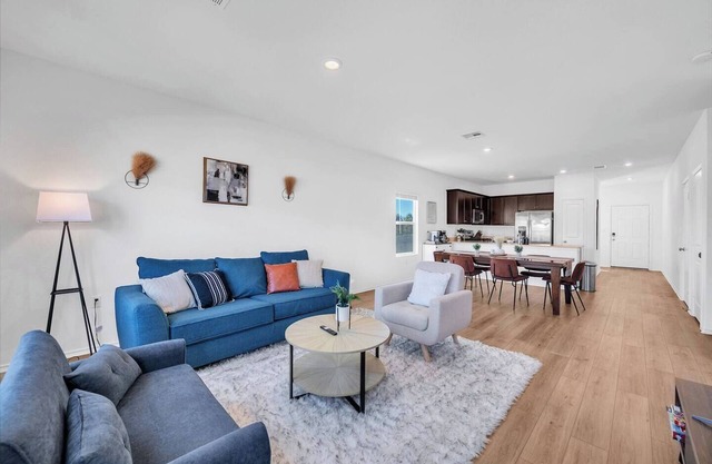 Austin Hideaway | King Bed, Game Room, Coffee Bar