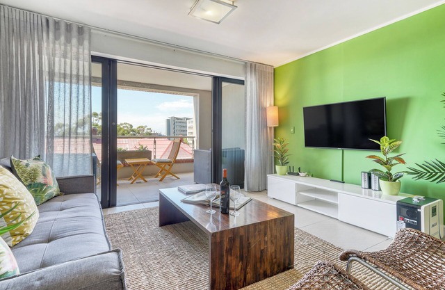 Authentic Cape Town Apartment near the V&A Silo District