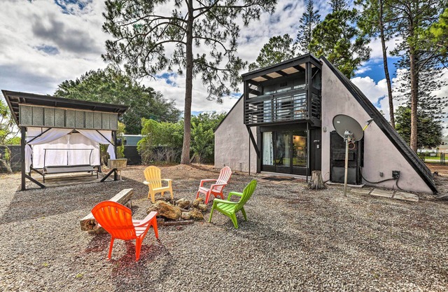 Authentic Clewiston Home w/Outdoor Game Area