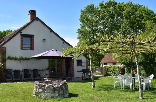 Authentic holiday home in Oussoy-en-Gâtinais