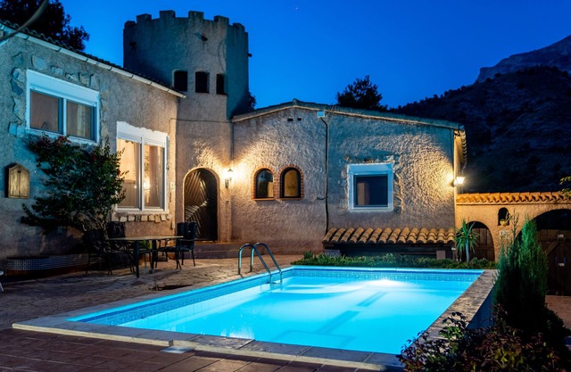 Authentic Spanish villa with private pool + panoramic views of mountains and sea