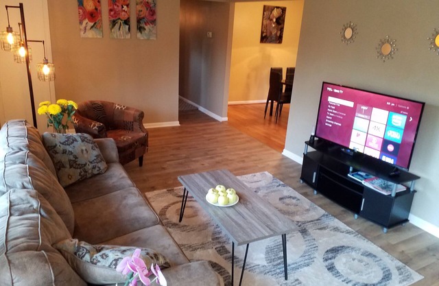 AUTUMN MAPLE HOUSE IN HENRIETTA, 3 BEDROOM, SPA SHOWER