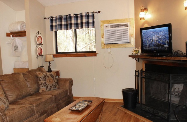 Autumn Ridge - 4th Night Free for March Only - See Description Details