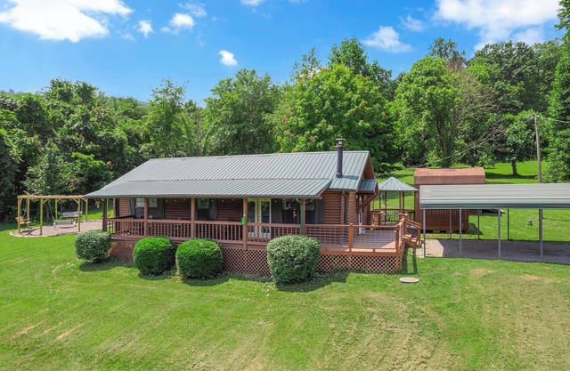 ☆Autumn SALE, Cozy Cabin, Hot Tub, Fireplace, Pet Friendly, Sleeps 8, Fire Pit☆