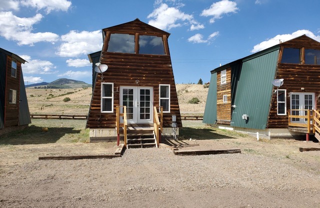 Avalanche Lily - Cabin 4 - 2 bedrooms in Creede, Colorado