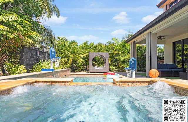 Avatar Waterfront Villa Heated Pool Jacuzzi Miami