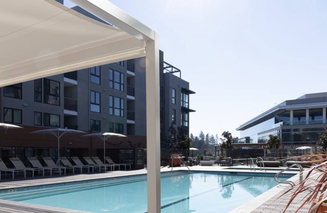 Avelle Escape | 2BR Condo with Outdoor Pool