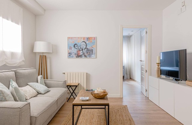 Avenida América - Comfortable apartment, next to the station
