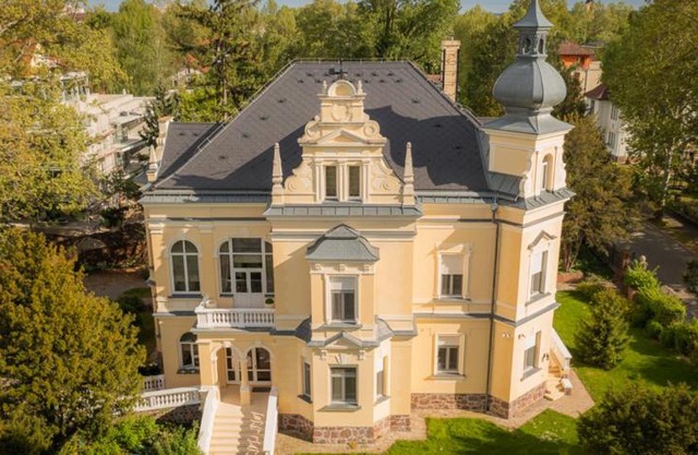 Avilla Thanhoffer Siófok