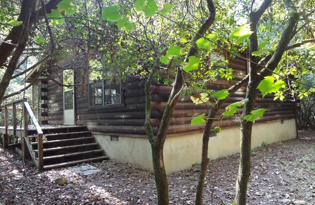 Away from the Crowds Great Value Right on the River!