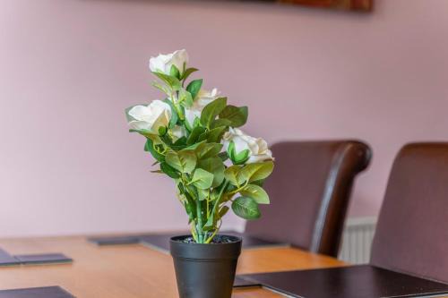 Awesome 4-Bedroom Serviced Apartment