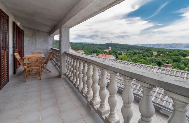 Awesome apartment in Novi Vinodolski