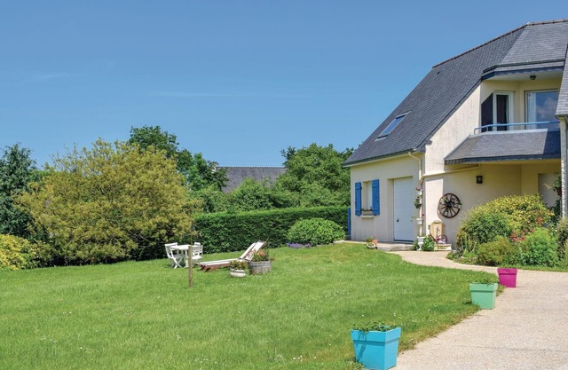 Awesome apartment in Matignon with WiFi