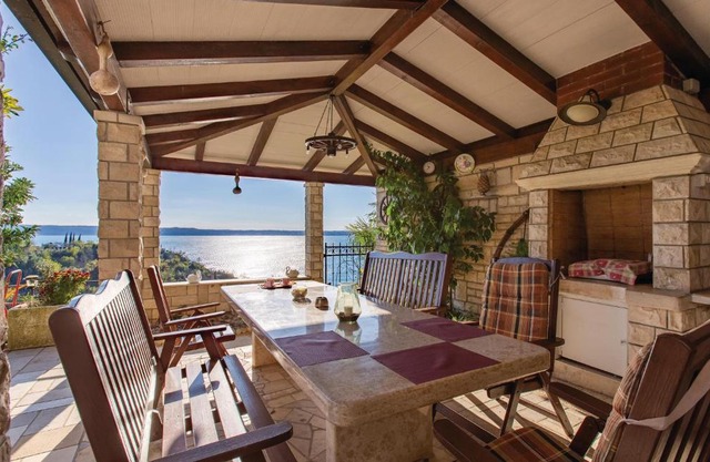 Awesome Apartment In Piran With Wifi