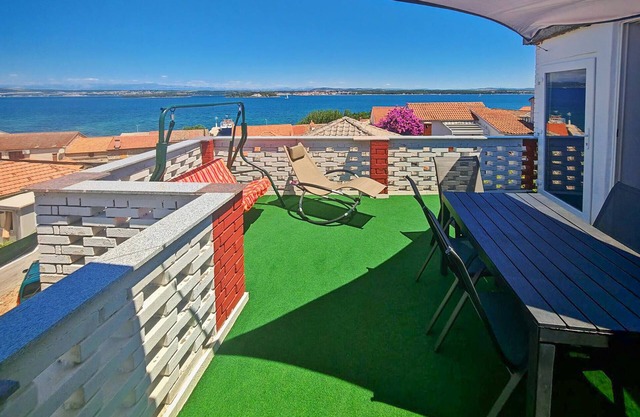 Awesome apartment in Tkon with house sea view