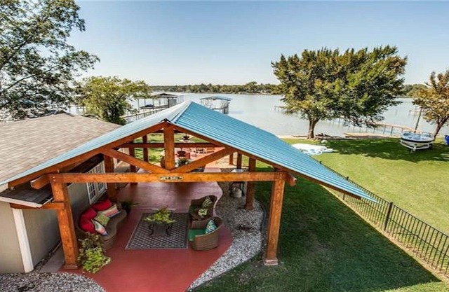Awesome, family-friendly lake house.