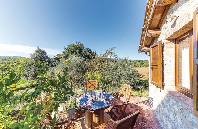 Awesome home in Monteroni d´Arbia SI